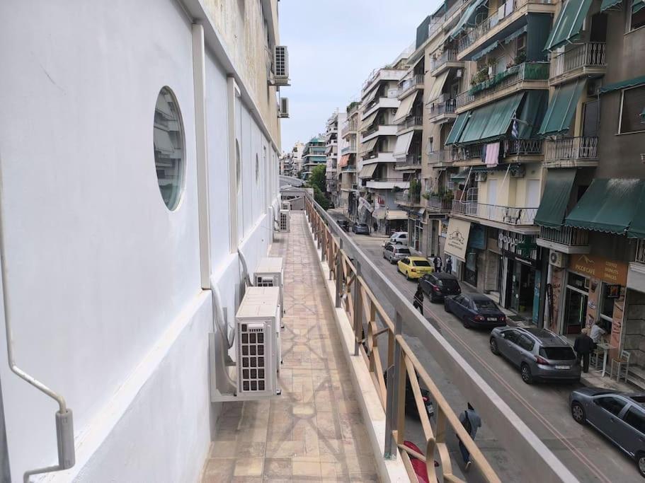 Διαμέρισμα Επάνω Στο Σταθμός Atena Exterior foto